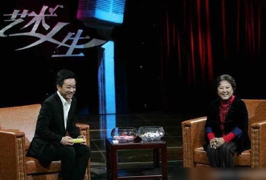 在娱乐节目吃瓜