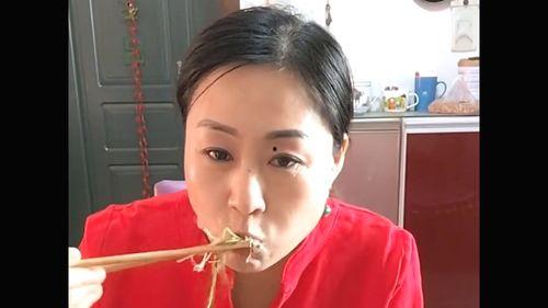 娱乐吃瓜酱画像,娱乐圈幕后推手，揭秘明星幕后故事